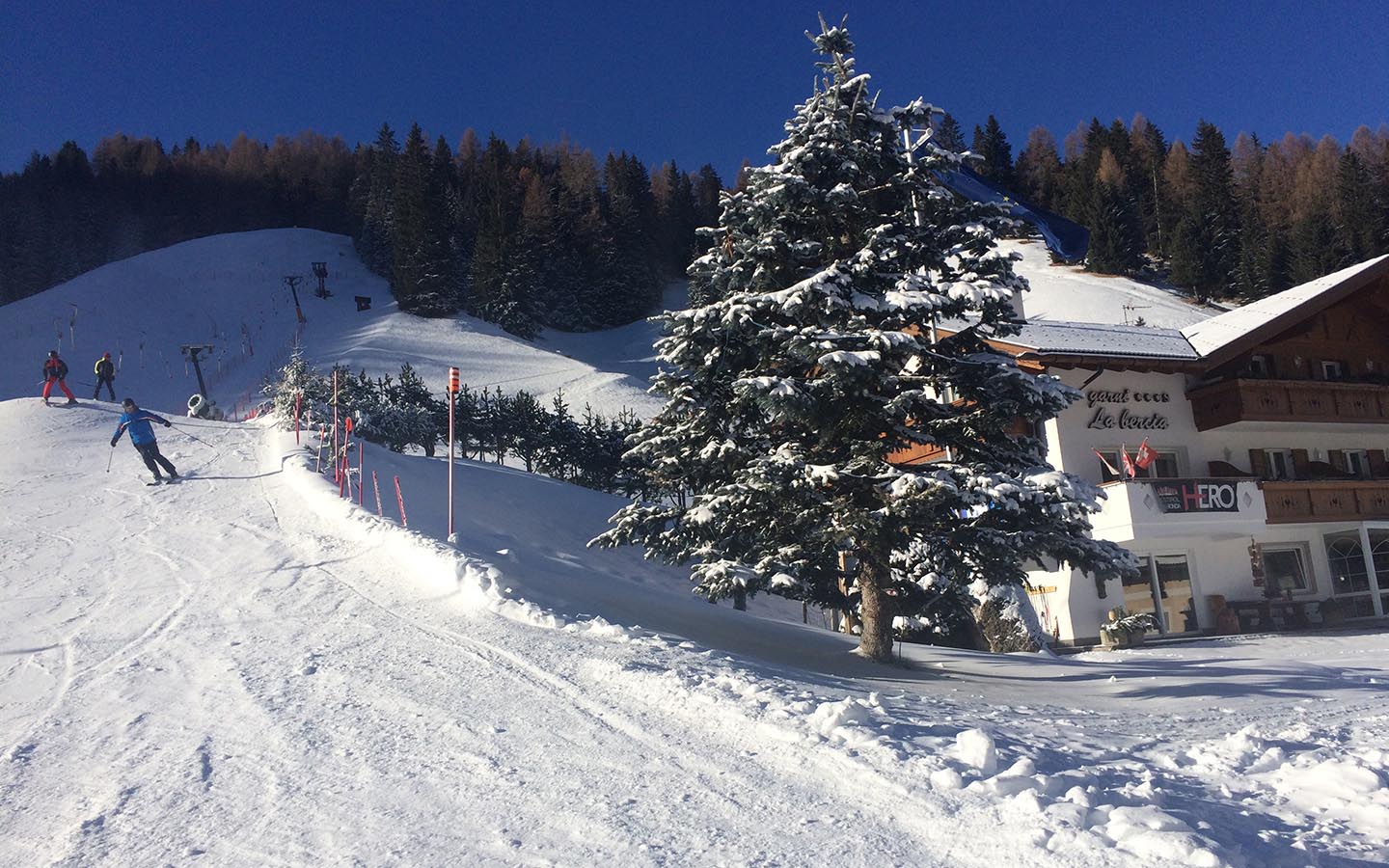Garni Hotel La Bercia - ski slope in Selva Val Gardena
