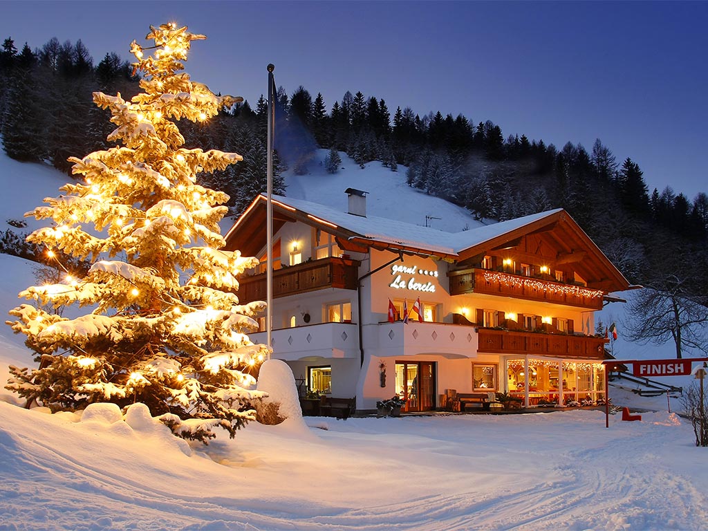 Garni Hotel La Bercia directly at the ski slopes of Selva Val Gardena